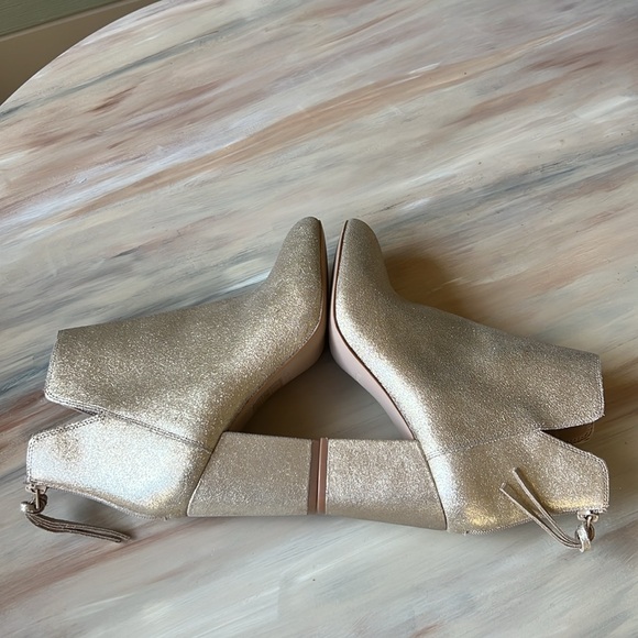 Aldo Dominicaa Gold Glitter Ankle Boots - Picture 8 of 14